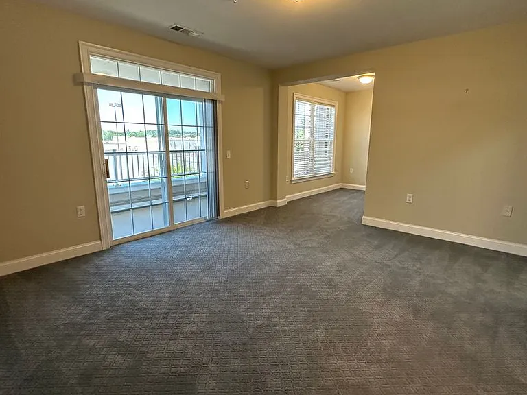1501 Glenwood Station Ln #304 — Photo 17