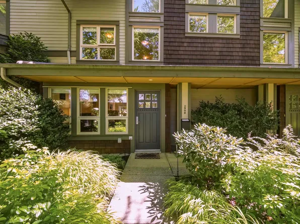 2990 Chesterfield Ave, North Vancouver, BC V7N 3M6