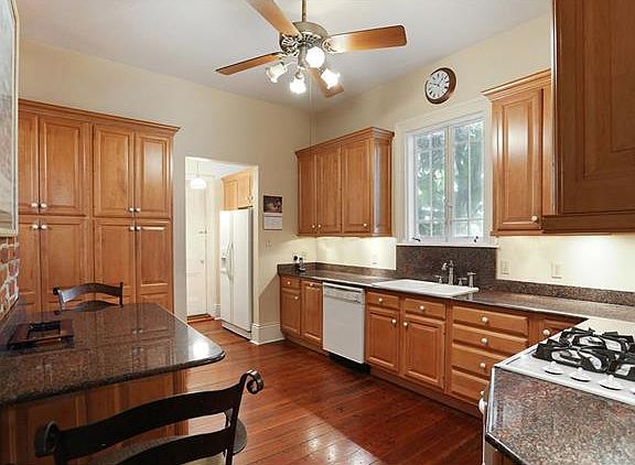 5th image of 1128 Amelia St