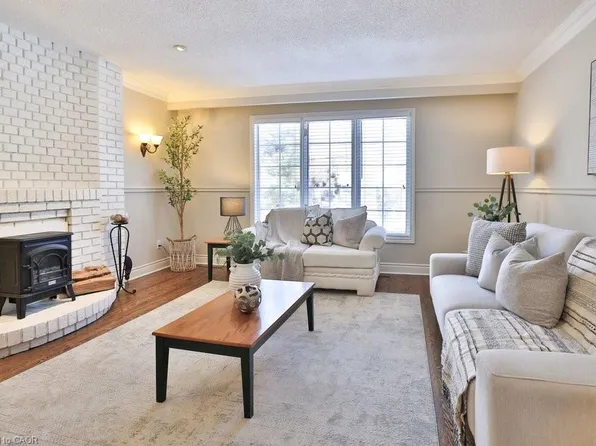 1244 Woodland Ave, Mississauga, ON L5G 2X9