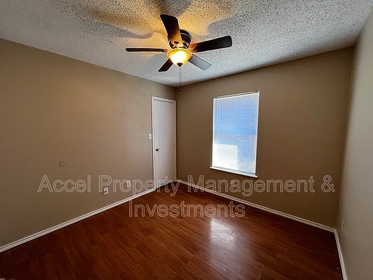 3808 Bluebird Ave — Photo 7