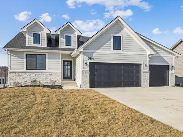 564 Bella St, West Des Moines, IA 50266