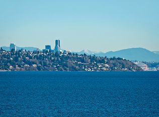 10658 NE Manor Ln, Bainbridge Island, WA 98110