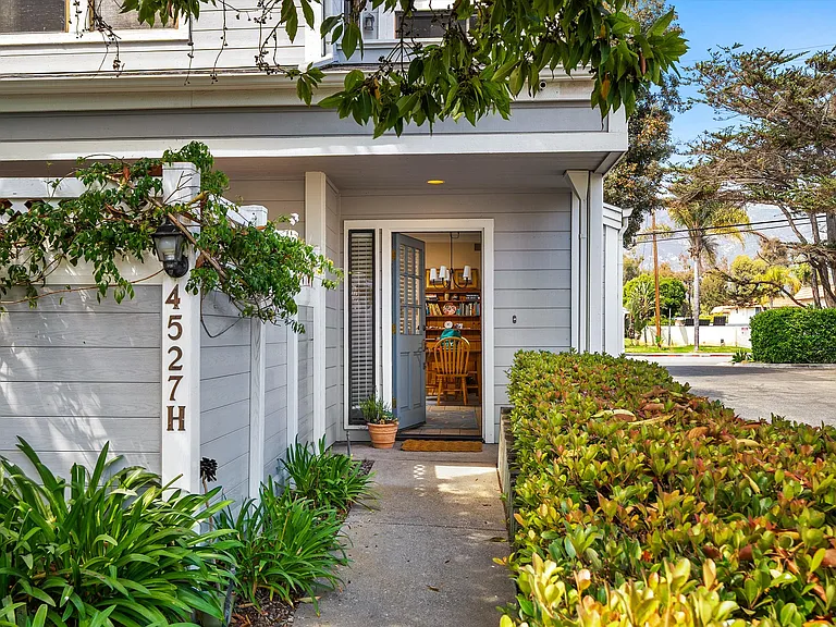 4527 Carpinteria Ave — Photo 1