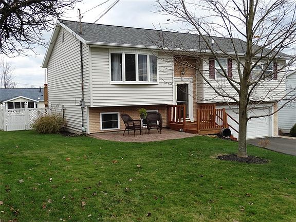 2nd image of 940 N Rogers Ave