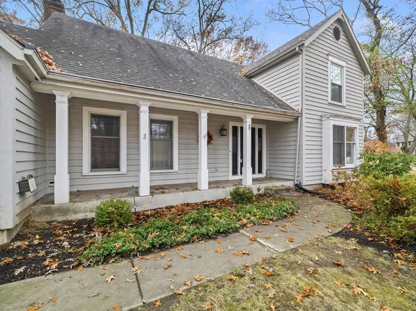 4203 Oak Grove Dr, Valparaiso, IN 46383