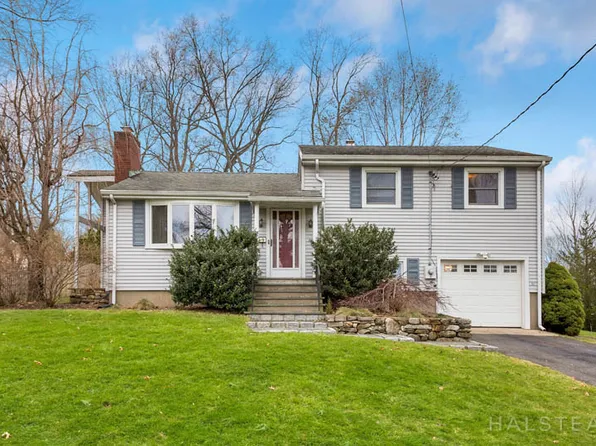 169 Gaymoor Dr, Stamford, CT 06907