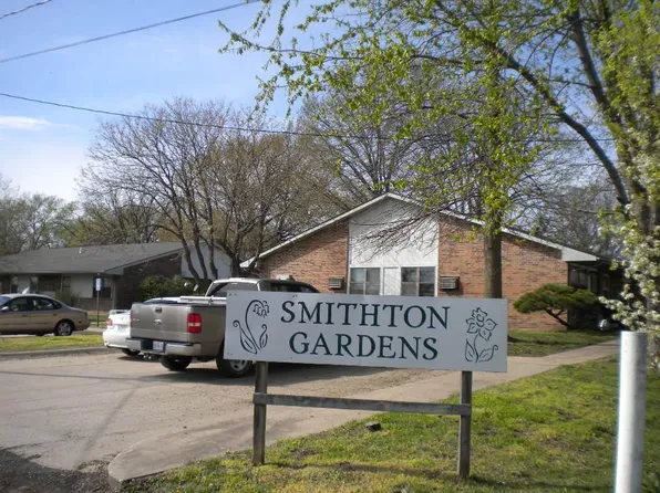 300 W Clay St #5, Smithton, MO 65350