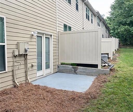 2nd image of 1316 Taylor Way #1