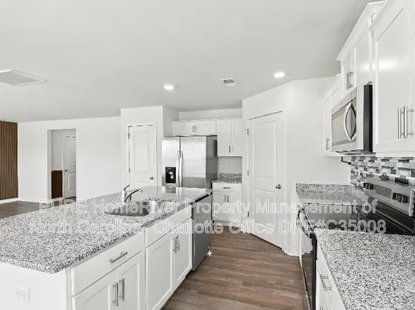 1010 20th Avenue Loop SE, Hickory, NC 28602