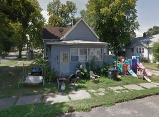 328 Henrietta St, Pekin, IL 61554
