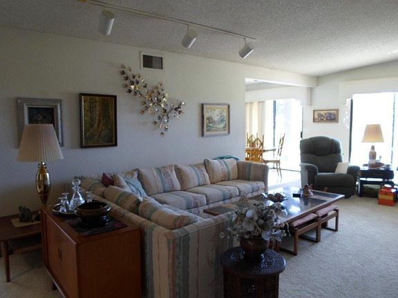 4th image of 15209 Wildflower Ln