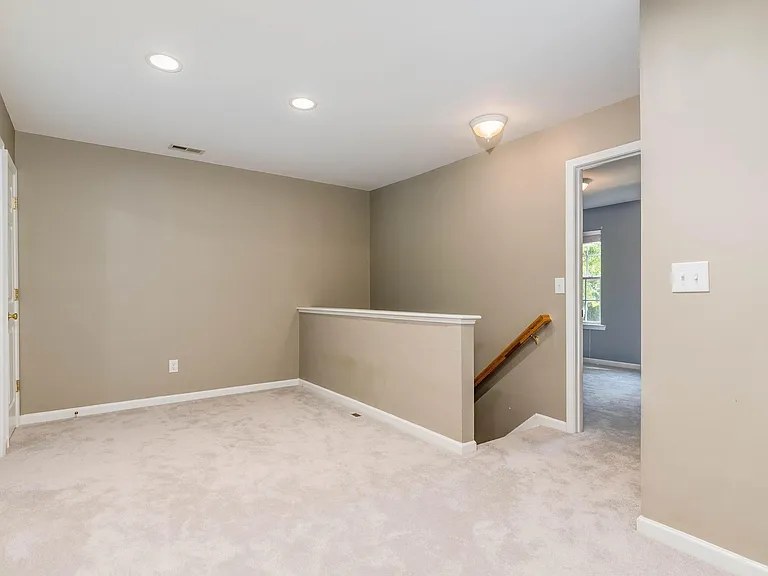 12215 Fox Valley St — Photo 18