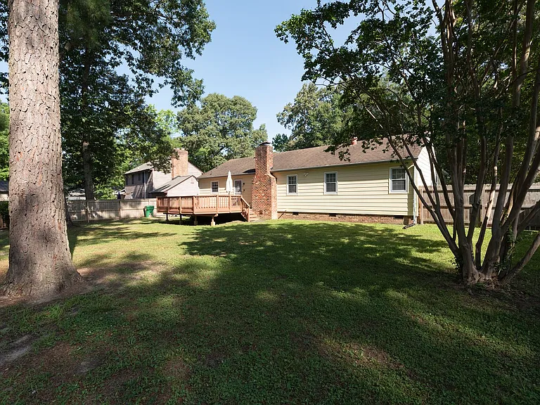 4329 Deertrail Dr N — Photo 34