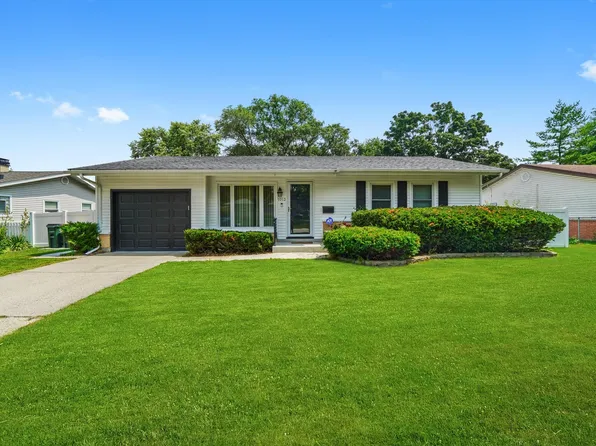 1013 Cedar Ln, Elk Grove Village, IL 60007