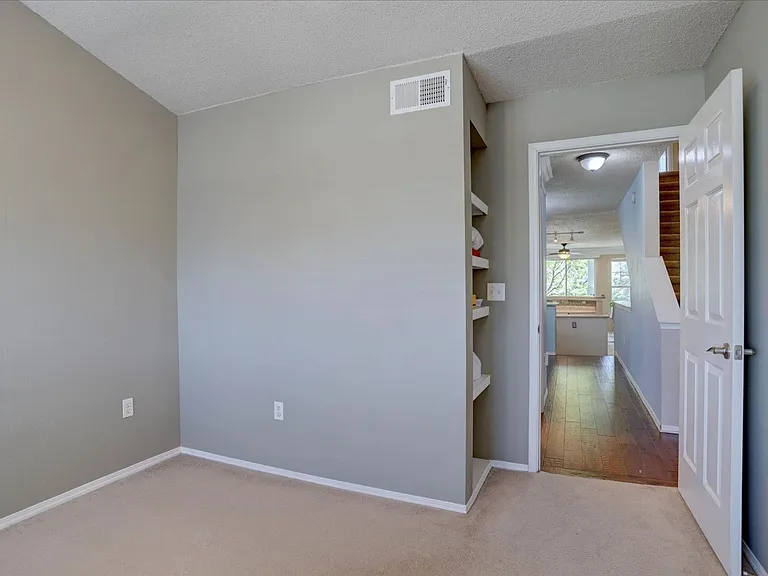 1849 Spaulding Cir — Photo 13