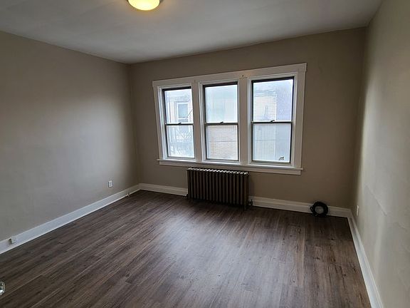 5th image of 4828 Liberty Ave #21