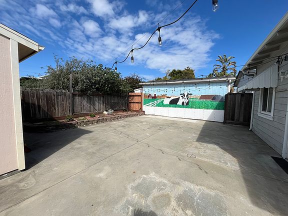 2nd image of 541 42nd St