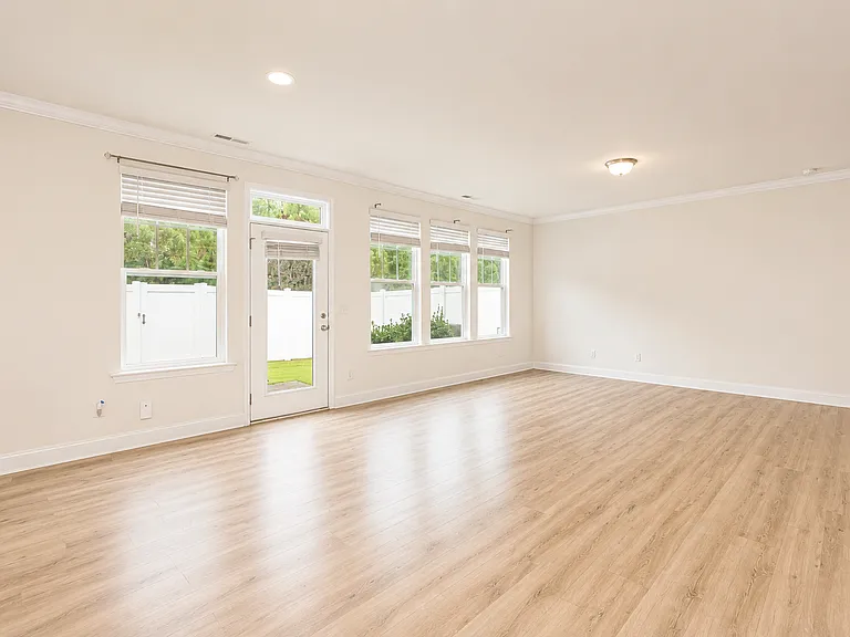 1013 Brennan Green Ct — Photo 8