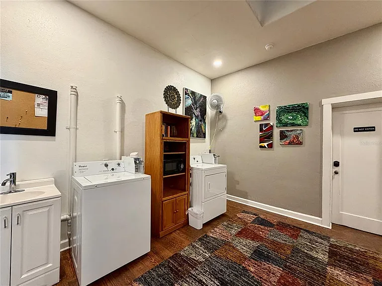 1057 7th Ave N #3 — Photo 3