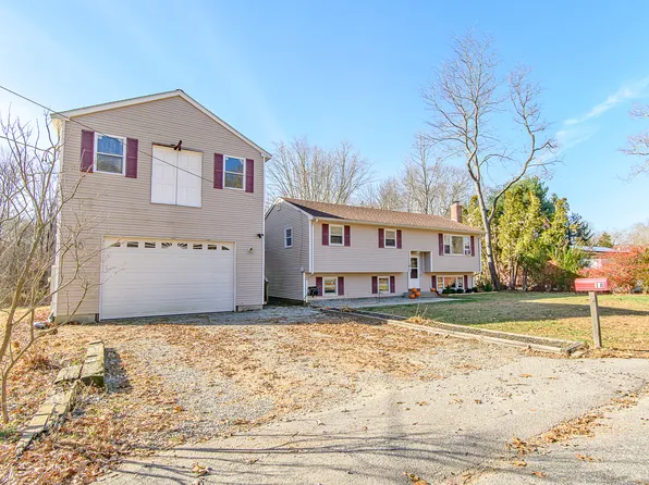 18 Roger Road, Griswold, CT 06351