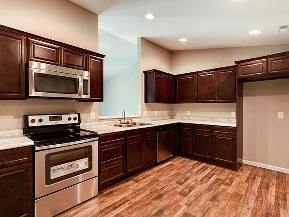 3rd image of 3342 Cummins Ln