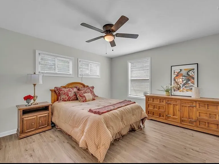 2942 Wayne Ave #1 — Photo 14
