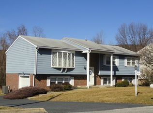 2220 Dover Rd, Harrisburg, PA 17112