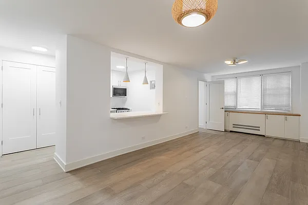 Rented by Bond New York | media 69