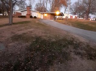 2928 Mid Course Dr, Saint Louis, MO 63125