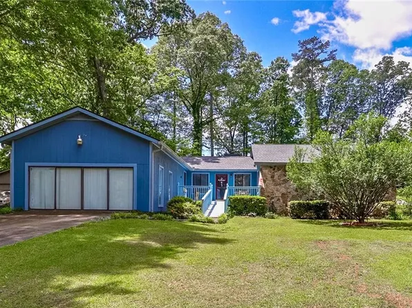 3739 Lake Carlton Rd, Loganville, GA 30052