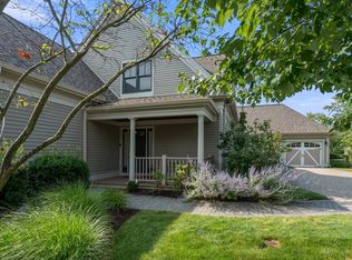 11 Meadows Ln UNIT 11, Belmont, MA 02478