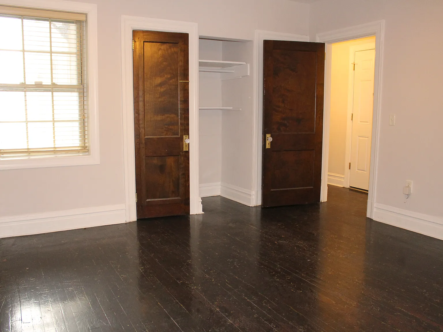 3 bed, 1400 sqft, $2,025 — Photo 2