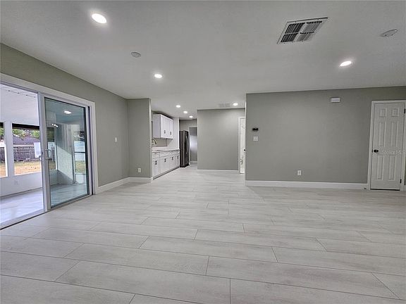 4th image of 113 Pearl St