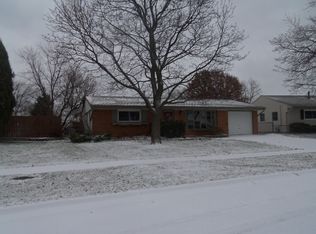 309 Field Ln, Streamwood, IL 60107