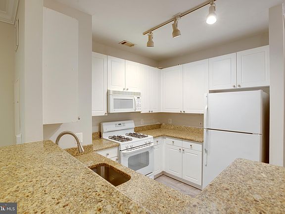 4th image of 2791 Centerboro Dr APT 269