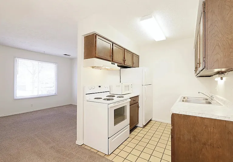 2825 N 47th St #2 — Photo 5