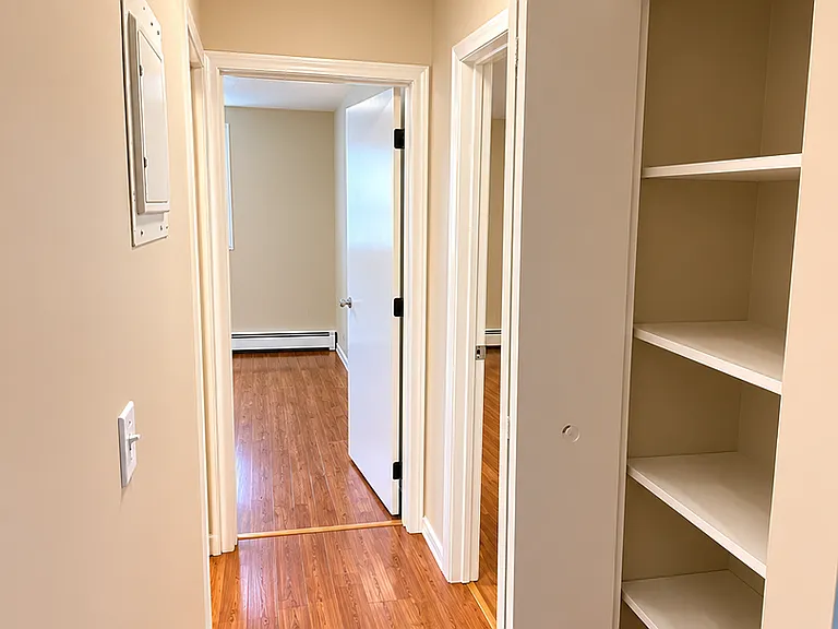 Beverly Apartments in Anoka — Photo 7