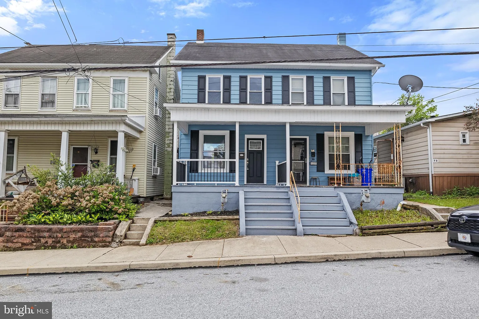 68 W Maple St photo 1