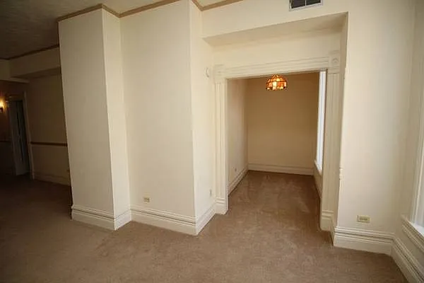 625 W Belmont Ave — Photo 6