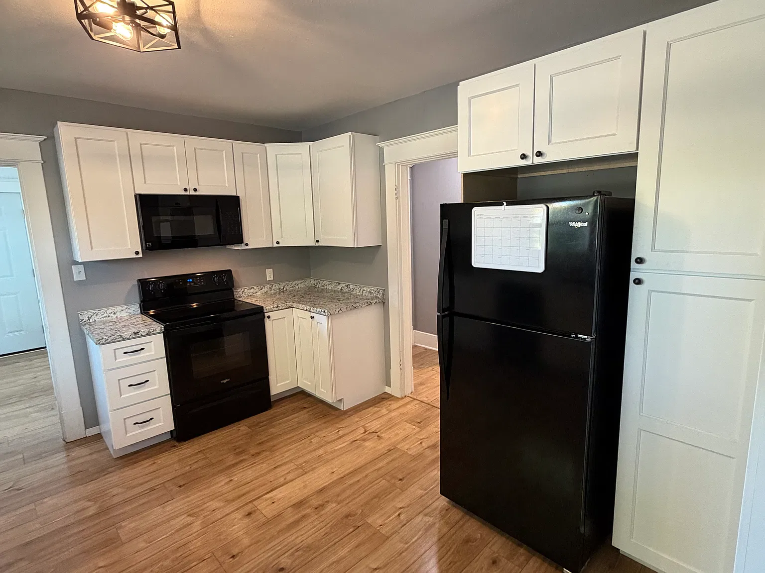 3 bed, 2288 sqft, $1,700 — Photo 3