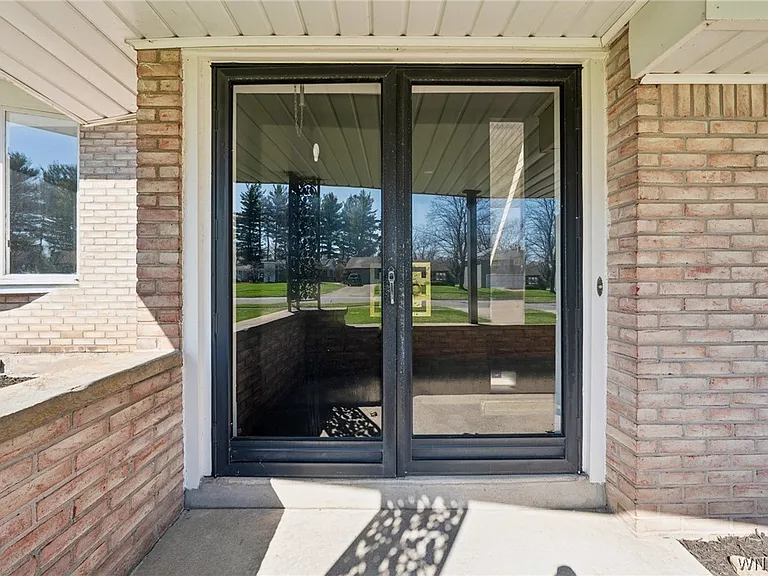 40 Tristan Ln — Photo 4
