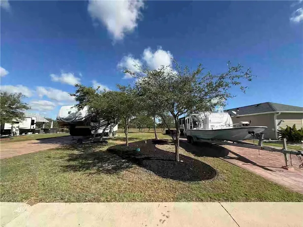 26 Augusta Cir, Aransas Pass, TX 78336