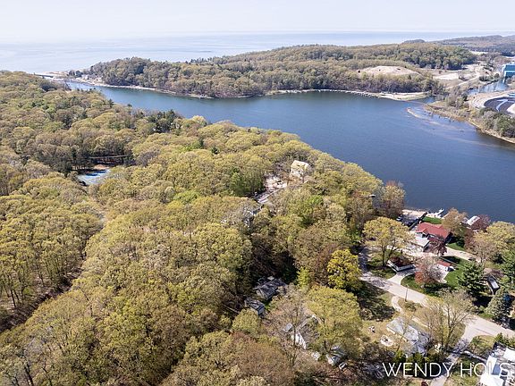 3rd image of 16856 Lake Ave