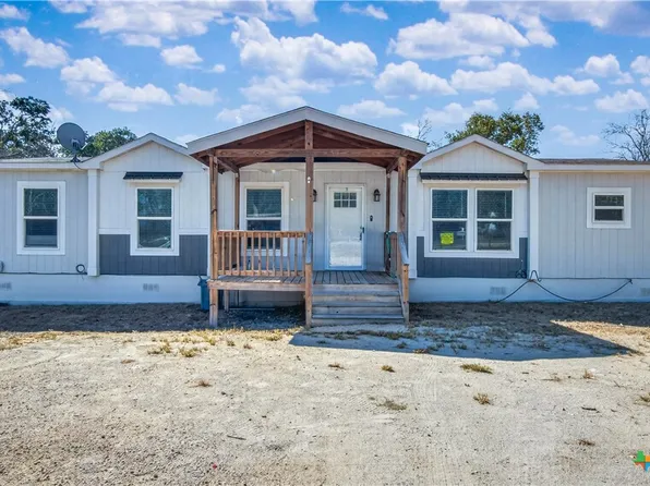 209 Sandy Oaks Dr, Seguin, TX 78155