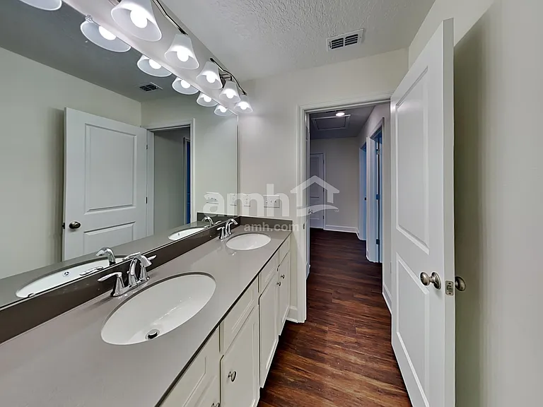 1115 Walden Pond Dr — Photo 18