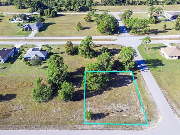 4th image of 4020 NE 20th Pl