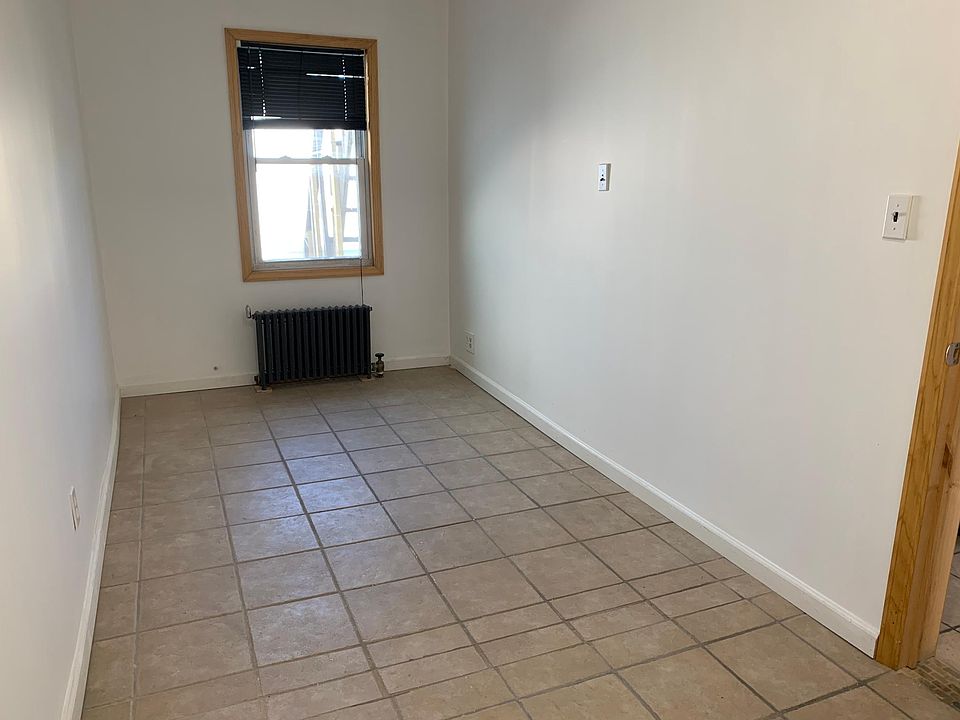 Smaller bedroom