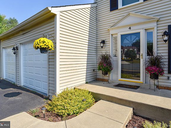2nd image of 4 Blackbird Ct