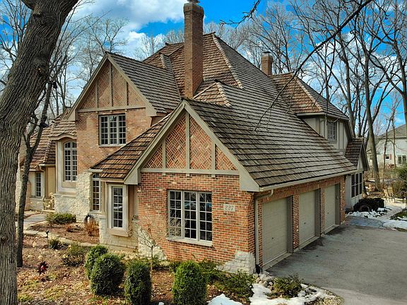 4th image of 227 Fiala Woods Ct